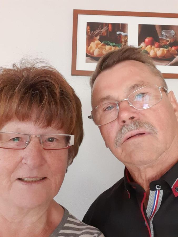 Der Kleine Bauernhof Keine Arbeiter Zadnych Pracownikow Apartment Lubiatow  Luaran gambar