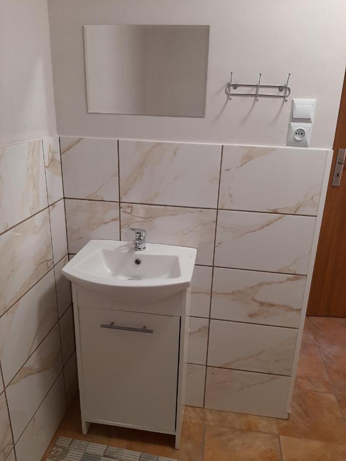 Der Kleine Bauernhof Keine Arbeiter Zadnych Pracownikow Apartment Lubiatow  Luaran gambar